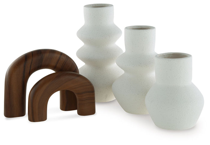 Carterworth White / Brown Accessory Set