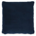 Gariland Pillow