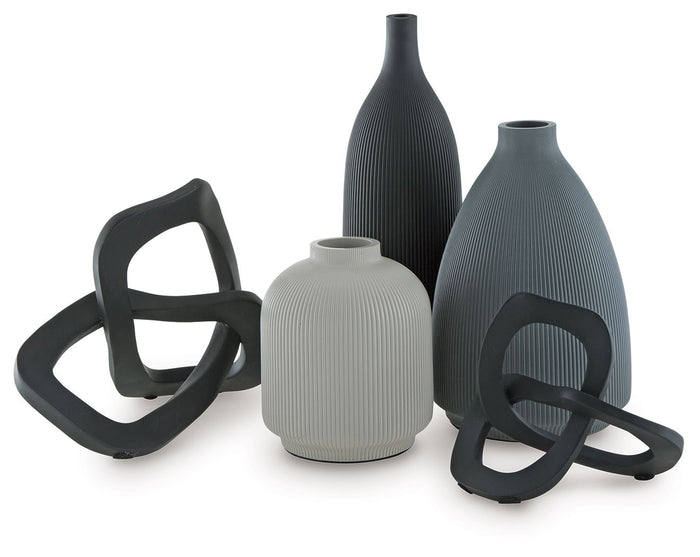 Leithick Black / Tan / Gray Accessory Set